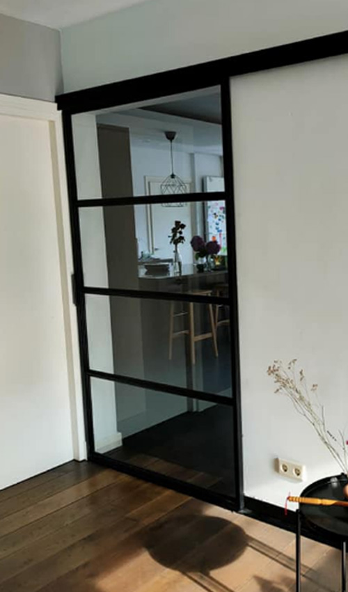 Mooie stalen binnendeur op maat gemaakt